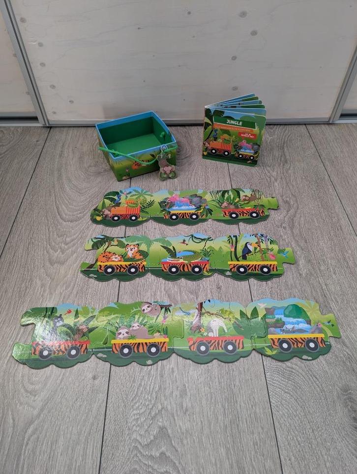 Jungle puzzel trein met leesboekje - Lantaarn 10 stukjes, Kinderen en Baby's, Speelgoed | Kinderpuzzels, Gebruikt, 2 tot 4 jaar
