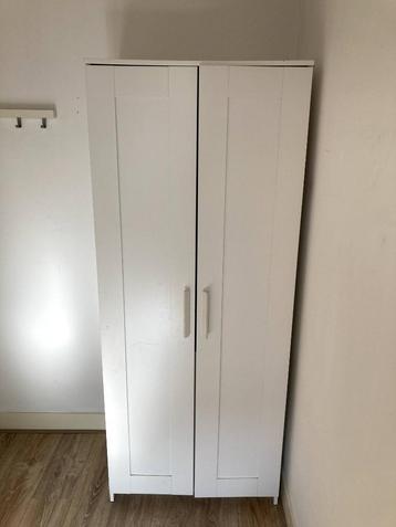 Witte Ikea Kledingkast voor in een veel te dure kleine kamer