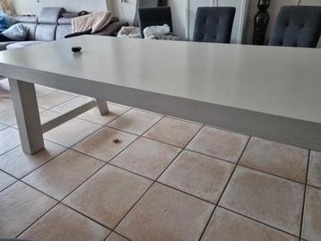 Witte Eettafel beschikbaar voor biedingen