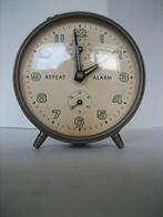 LUMEN Alarm Clock RARE GERMAN Vintage Winding Full Function, Ophalen of Verzenden, Gebruikt, Wekker of Tafelklok