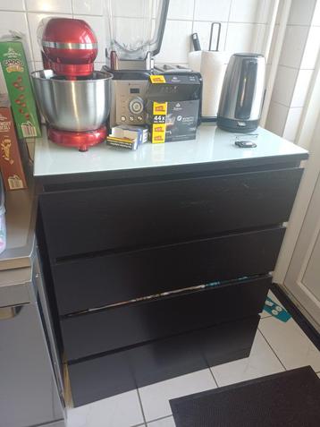 Ikea ladenkast met glasplaat