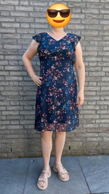 Blauwe A-lijn jurk met bloemen print v-hals maat 40 zomer beschikbaar voor biedingen