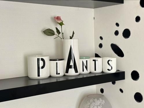 Potjes en vaas met tekst en deksels, Huis en Inrichting, Woonaccessoires | Vazen, Zo goed als nieuw, Overige kleuren, Minder dan 50 cm