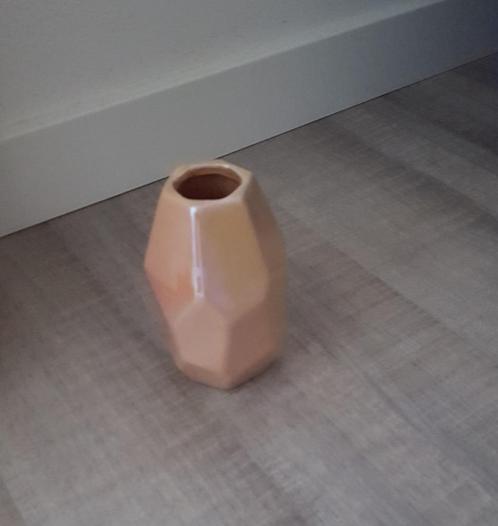 Vaasje zalmroze 12 cm., Huis en Inrichting, Woonaccessoires | Vazen, Nieuw, Overige kleuren, Minder dan 50 cm, Aardewerk of Porselein