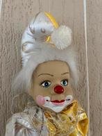Prachtige Porceleinen Clown pop (op schommel), Ophalen of Verzenden, Gebruikt