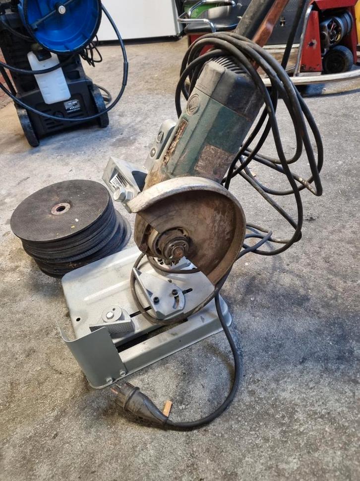 Makita Slijptol met Afkortsteun, Doe-het-zelf en Verbouw, Gereedschap | Slijpmachines, Gebruikt, Haakse handslijpmachine, 1000 watt of meer