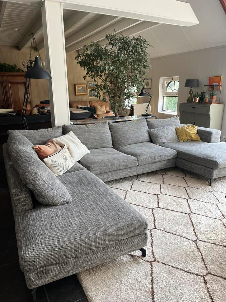 Grote loungebank grijs gemeleerd, Huis en Inrichting, Banken | Sofa's en Chaises Longues, Gebruikt, Vierpersoons of meer, 300 cm of meer