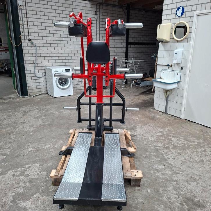 Plate Loaded Squat Machine  , Steelflex Squat Machine, Sport en Fitness, Fitnessmaterialen, Zo goed als nieuw, Overige typen, Ophalen