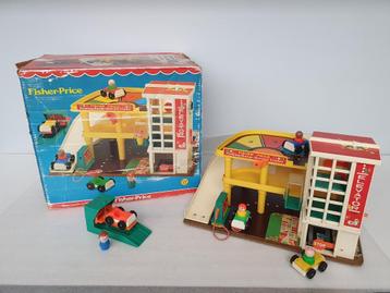 Fisher-Price 930: Autogarage beschikbaar voor biedingen