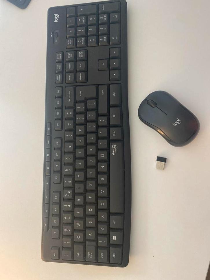 Logitech MK270/MK295 Draadloze Toetsenbord en Muis Set, Computers en Software, Toetsenborden, Zo goed als nieuw, Qwerty, Draadloos