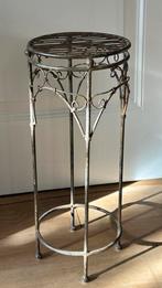 Rond Metalen plantentafel vintage bruin, Huis en Inrichting, Woonaccessoires | Zuilen en Pilaren, Ophalen