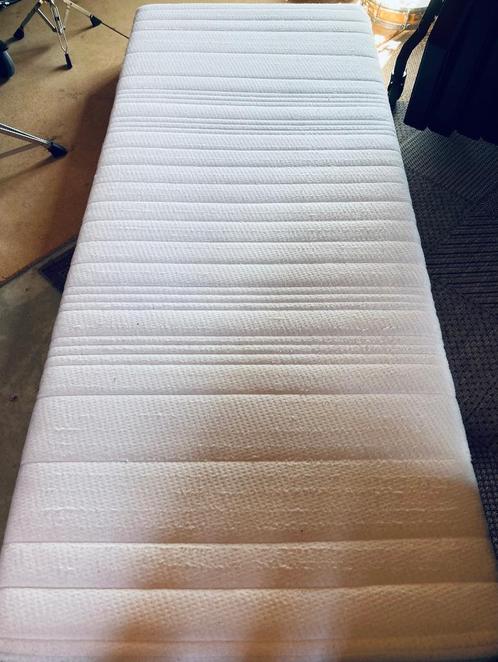 2,20m matras en lattenbodem, Huis en Inrichting, Slaapkamer | Matrassen en Bedbodems, Gebruikt, Matras, 90 cm, 220 cm, Eenpersoons
