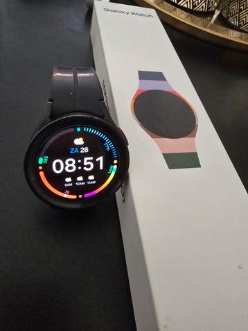 Samsung galaxy watch 5 pro titanium beschikbaar voor biedingen