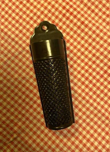 Oude nootmuskaatrasp beschikbaar voor biedingen