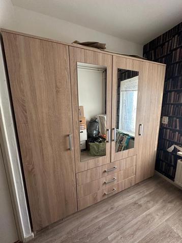 Kledingkast jysk vellerup beschikbaar voor biedingen