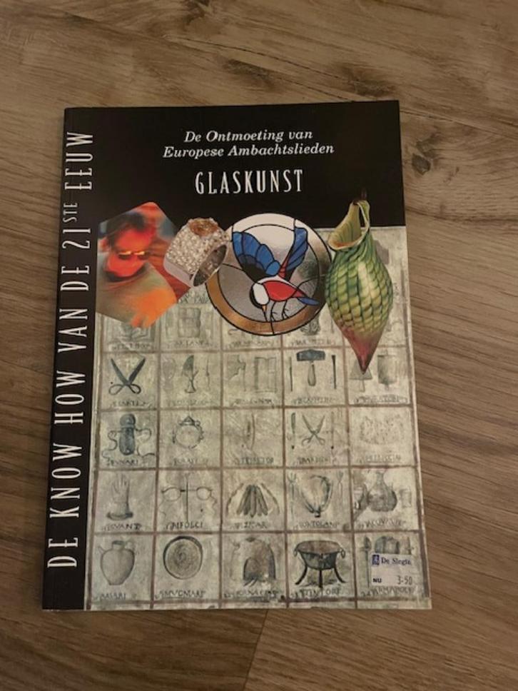 De Know How van de 21ste Eeuw (glaskunst in Europa), Antiek en Kunst, Antiek | Glas en Kristal, Ophalen of Verzenden
