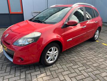 Renault Clio 1.2 16V 55KW Estate 2010 Rood Airco beschikbaar voor biedingen