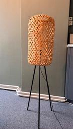 Rieten vloerlamp (140cm), Huis en Inrichting, Lampen | Vloerlampen, Ophalen, Zo goed als nieuw