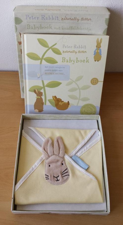 Peter Rabbit Babyboek + Knuffeldekentje Set - 2010, Kinderen en Baby's, Kraamcadeaus en Geboorteborden, Nieuw, Kraamcadeau, Ophalen of Verzenden