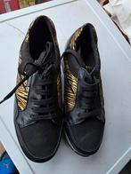 Nieuwe zwarte sneakers met gouden details maat 37, Zwart, Unknown, Ophalen of Verzenden, Sneakers of Gympen