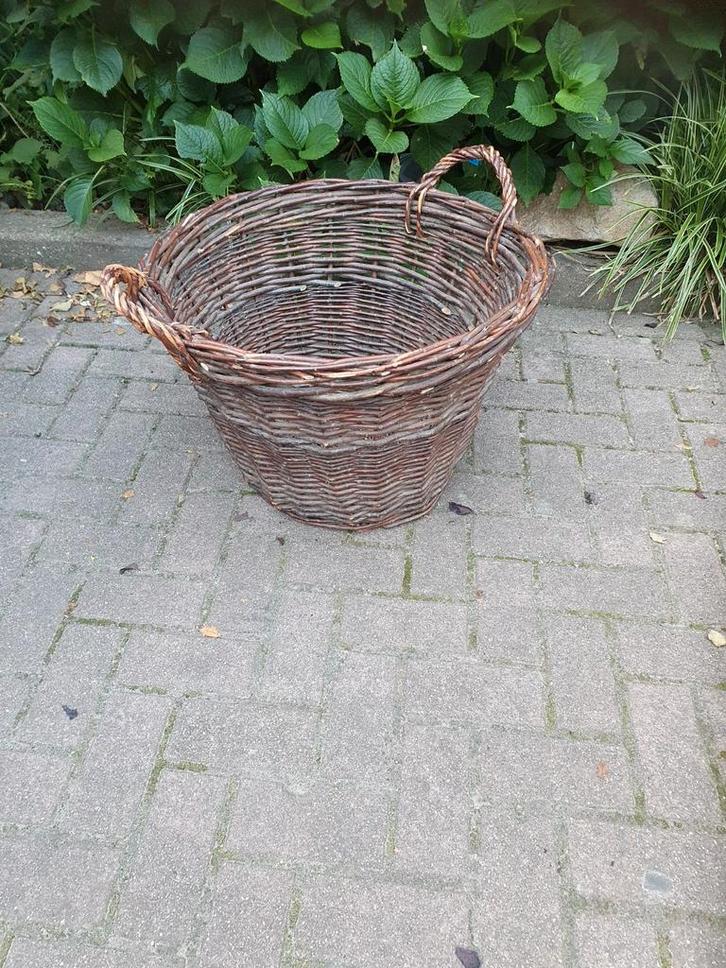 Grote rieten mand/wilgentenen aardappel/appel mand/hout mand, Huis en Inrichting, Woonaccessoires | Schalen en Manden, Zo goed als nieuw
