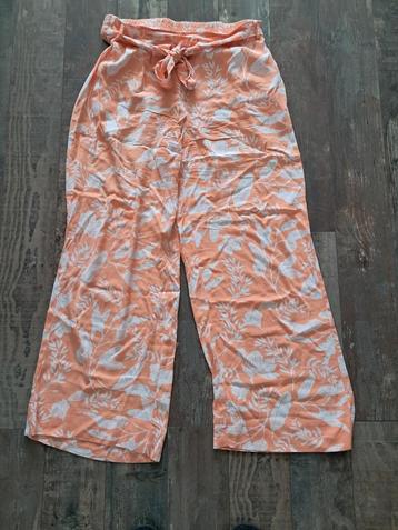 Broek met wijde pijpen maat 44 beschikbaar voor biedingen