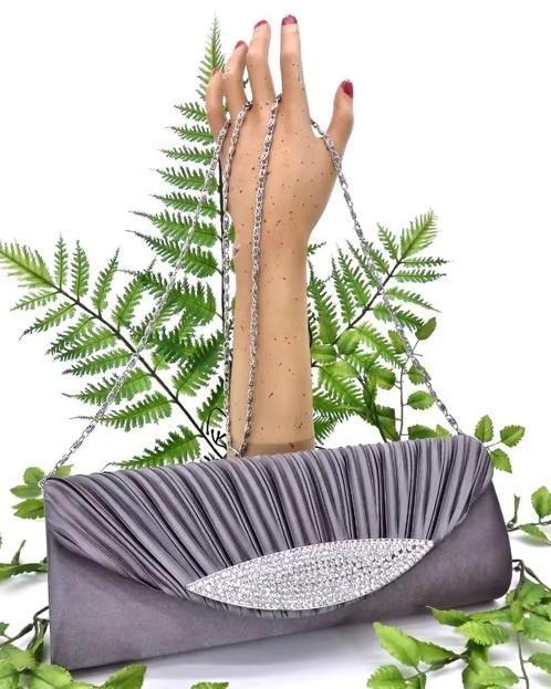 Elegante zwarte geplooide schoudertasje., Sieraden, Tassen en Uiterlijk, Tassen | Damestassen, Nieuw, Avondtasje, Grijs, Ophalen of Verzenden