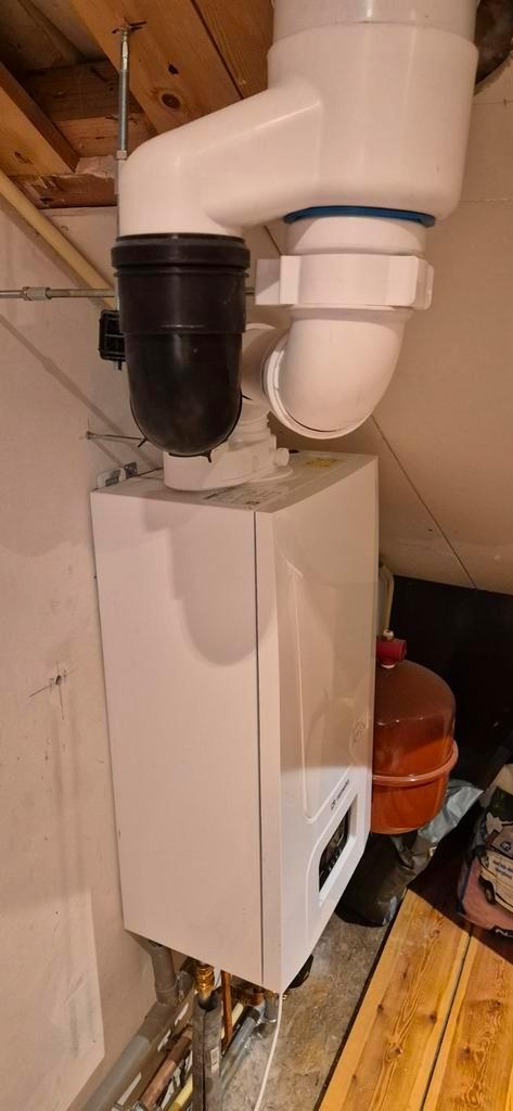 Remeha Avanta Ace 35c hybride ketel. 2 Jaar oud. Nieuwstaat, Doe-het-zelf en Verbouw, Geisers en Boilers, Zo goed als nieuw, Geiser