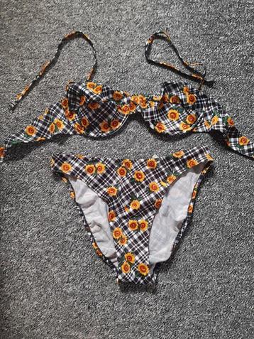 Bikini zonnebloemen maat 38A beschikbaar voor biedingen