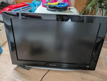Panasonic Viera 32" LCD TV met Muurbeugel beschikbaar voor biedingen