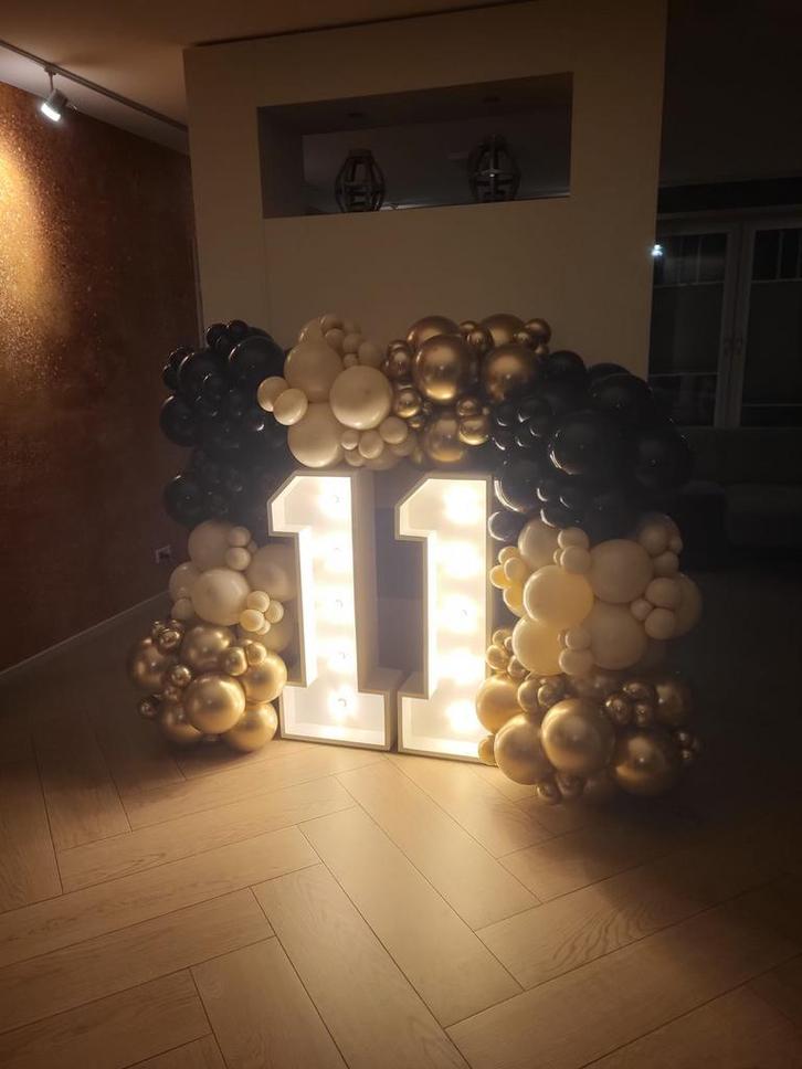 Lichtcijfers 11 huren voor een feest!, Hobby en Vrije tijd, Feestartikelen, Zo goed als nieuw, Versiering, Verjaardag, Ophalen of Verzenden