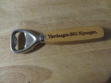 Wandelvierdaagse Nijmegen, fles opener Heineken bier, 1982 beschikbaar voor biedingen