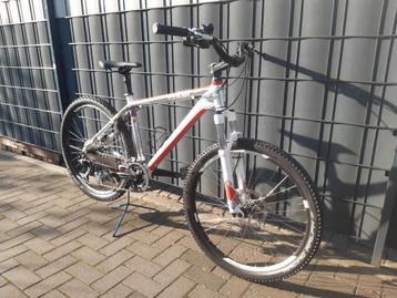 Cube Mountainbike 26 inch, 3x10, incl. extra's beschikbaar voor biedingen