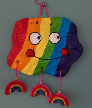 Gondas Creaties Regenboog wolk mét regenbooghangers vrolijk! beschikbaar voor biedingen