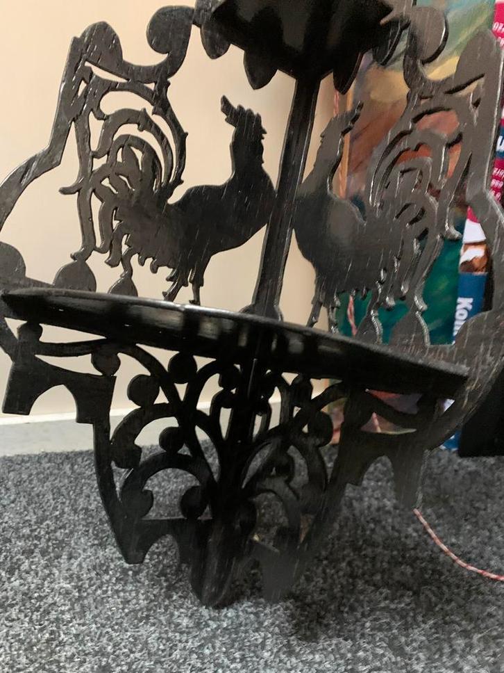 Zwart Houten Hoekrekje met Haan Motief, Huis en Inrichting, Woonaccessoires | Wandplanken en Boekenplanken, Gebruikt, Ophalen of Verzenden
