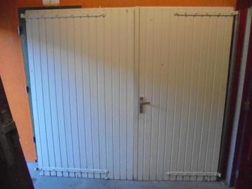 Openslaande garagedeuren, 236 x 213 (nr. GG1125A) beschikbaar voor biedingen