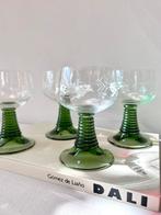 Vintage roemerglazen / wijnglazen met groene voet | Kristal, Verzamelen, Overige typen, Gebruikt, Ophalen of Verzenden