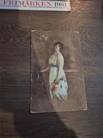 Oude Postkaart Vrouw met Bloemen, Ophalen of Verzenden, Voor 1920, Gelopen, Overig Europa
