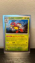 Ledian 003/142 Stellar Crown holo pokemon kaart, Ophalen of Verzenden, Nieuw, Boosterbox