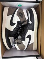 Jordan 1 High Mocha - Maat 43, Kleding | Heren, Schoenen, Ophalen of Verzenden, Zo goed als nieuw, Bruin, Sneakers of Gympen