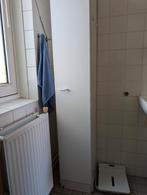 Gratis badkamer kast met kleine waterschade onderkant, Ophalen, Gebruikt