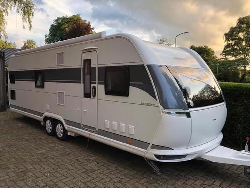 Hobby 720 KWFU Prestige 2023 AIRCO MOVER etc., Caravans en Kamperen, Caravans, Bedrijf, meer dan 6, 1500 - 2000 kg, Hobby, 8 meter en meer