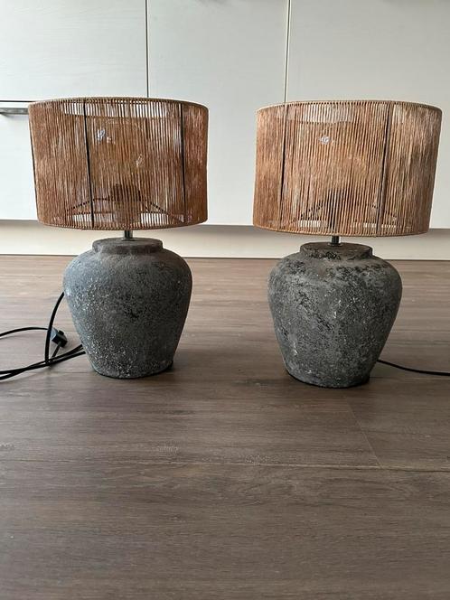 2 robuuste stenen lampen, met of zonder kap, Huis en Inrichting, Lampen | Lampenkappen, Zo goed als nieuw, Rond, Grijs, Ophalen