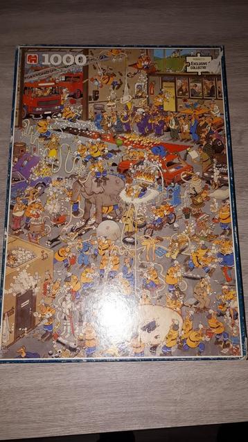 Haasteren WH smith Firestation beschikbaar voor biedingen