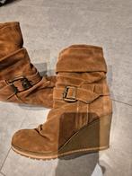 Laarzen, halfhoog, sleehak, camelkleur, suede, Kleding | Dames, Schoenen, Ophalen of Verzenden, Zo goed als nieuw, Zwart, Hoge laarzen