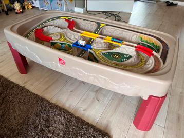 Step2 Deluxe Canyon Road Train & Track Table beschikbaar voor biedingen