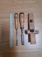 Nooitgedagt  Dubbel kruishout   en 2 beitels, Doe-het-zelf en Verbouw, Gereedschap | Handgereedschap, Ophalen of Verzenden, Zo goed als nieuw