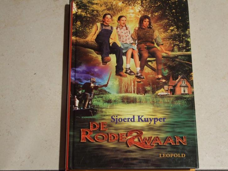 De rode zwaan / Sjoerd Kuyper, Boeken, Kinderboeken | Jeugd | 10 tot 12 jaar, Zo goed als nieuw, Fictie, Ophalen of Verzenden