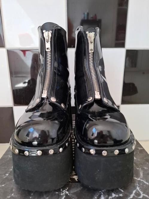 Platform enkellaarsjes Demonia maat 40, Kleding | Dames, Schoenen, Zo goed als nieuw, Zwart, Ophalen of Verzenden