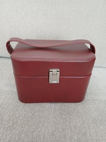 Vintage beautycase beschikbaar voor biedingen